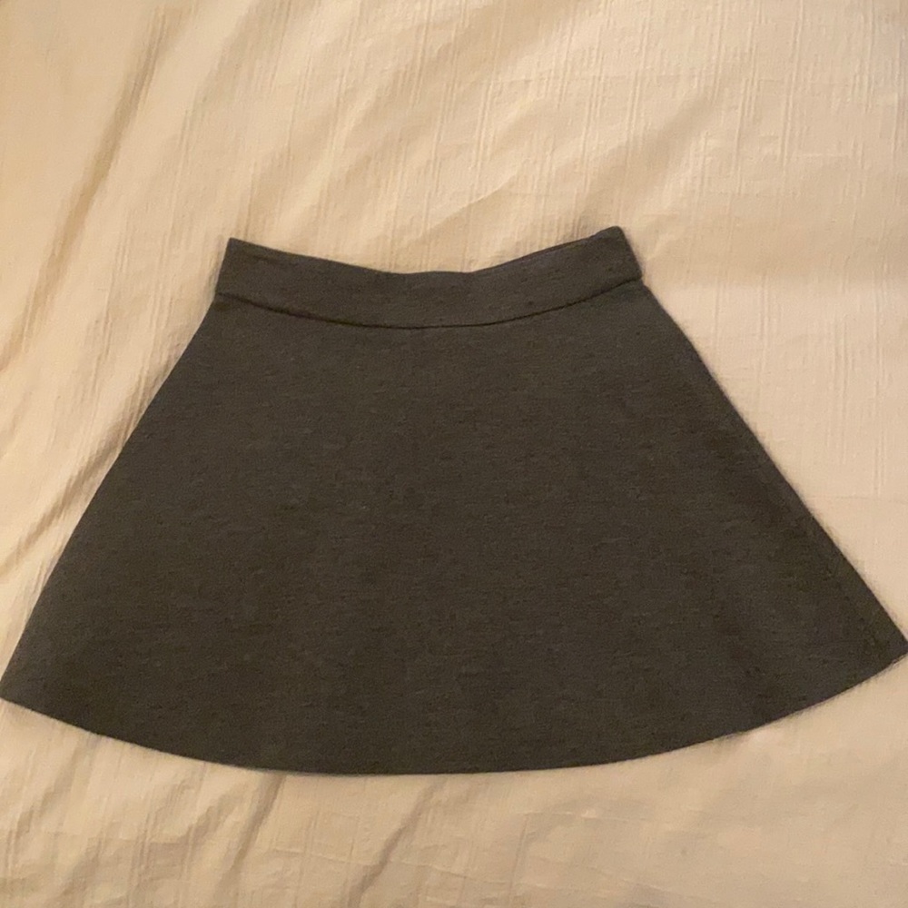 banana republic gray skirt size 2P like new